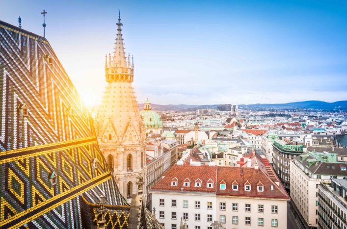 Skyline-von-Wien-mit-St..-Stephans-Kathedrale-auf-dem-Dach-Oesterreich-iStock-520947444-2