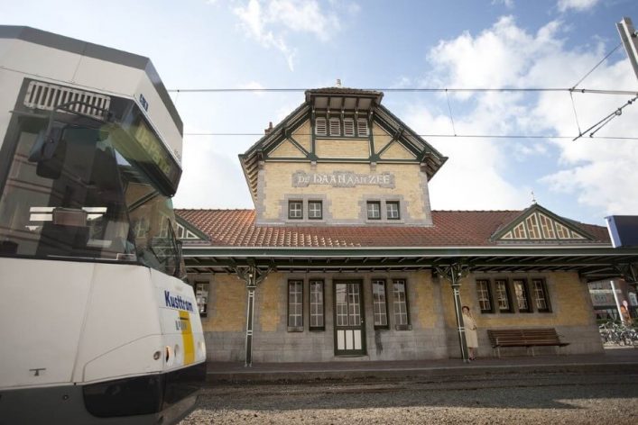 sales_Westtoer_De-Haan-Bahnhof_7655207654_f3a4c4a157_o_900x600