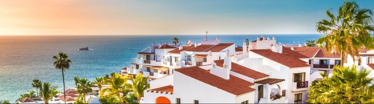 Puerto-de-Santiago-City-Teneriffa_shutterstock_549420262_1920x1280