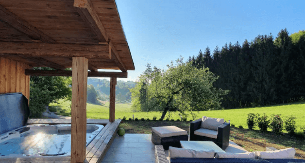 UG-Airbnb-Trauesdorfberg-Steiermark-Whirlpool-1