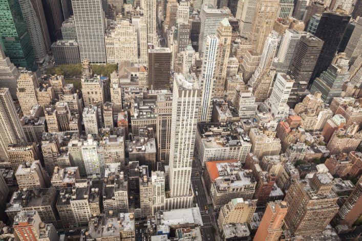 luftaufnahme-der-innenstadt-von-manhattan-new-york-city-istock_000059382172_900x600