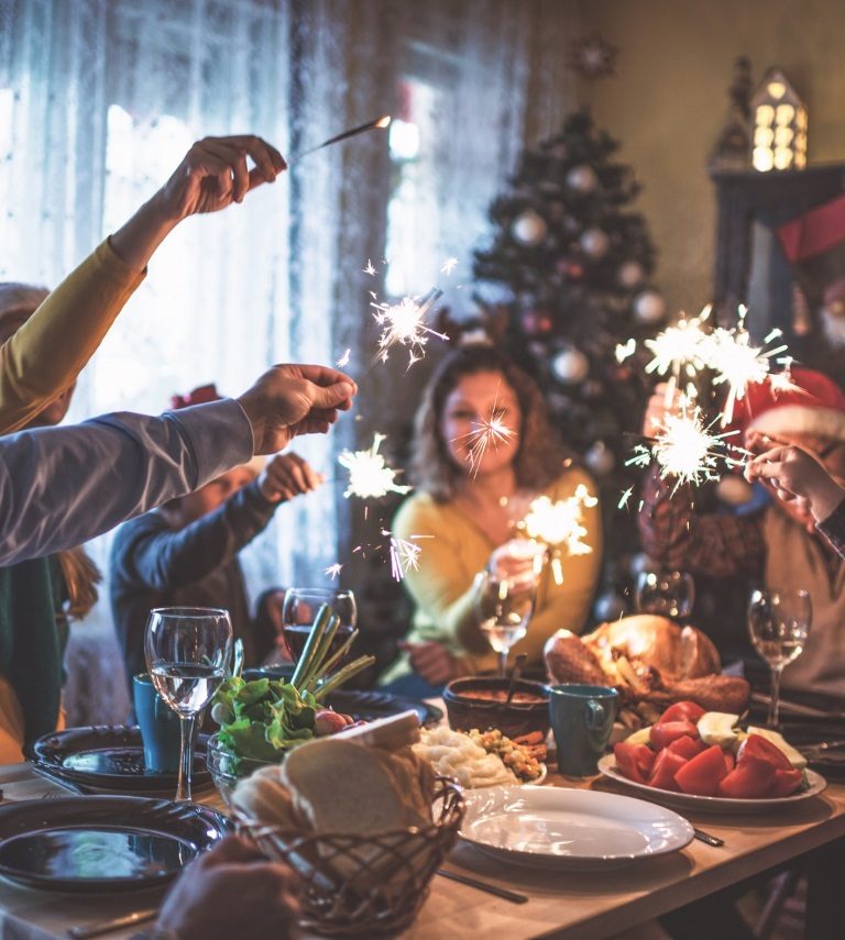 Gemeinsames-Weihnachtsfest.iStock-622000556