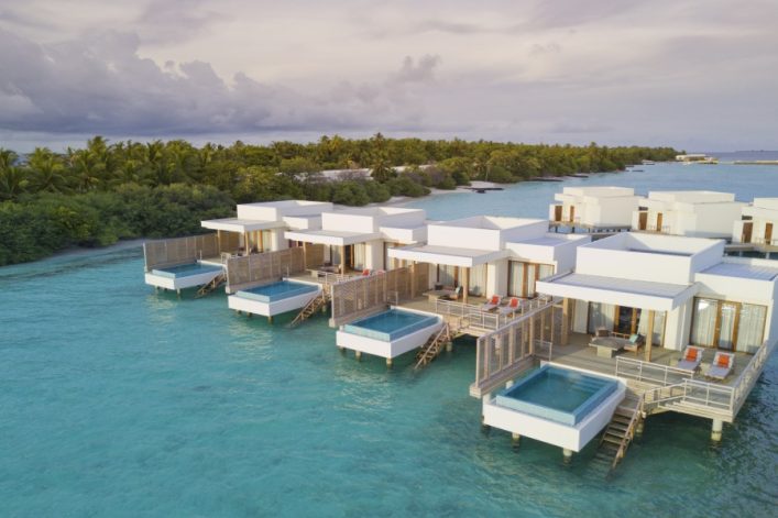 Traumhafte Überwasservillen im Dhigali Maldives Resort