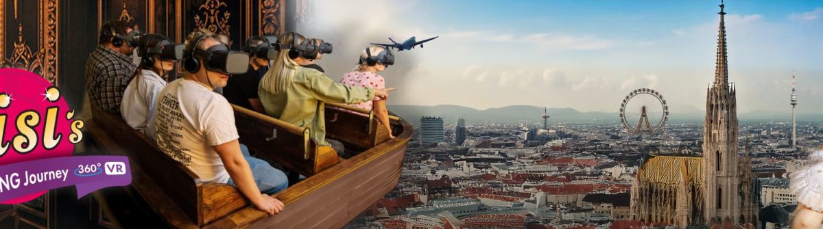 Mehrere Personen mit VR-Brillen in einem Holzboot in einem prächtigen Raum. Im Hintergrund eine Stadtansicht mit einem Flugzeug, Riesenrad und einer Kathedrale sowie eine historische Frau in Weiß. Logo „Sisi’s Amazing Journey“ links.